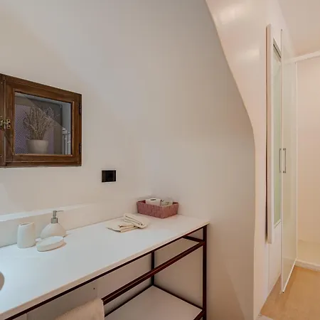 Sorella Luna Boutique, Centro Di Guest house 3*