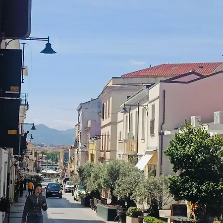 Sorella Luna Boutique, Centro Di Ольбія