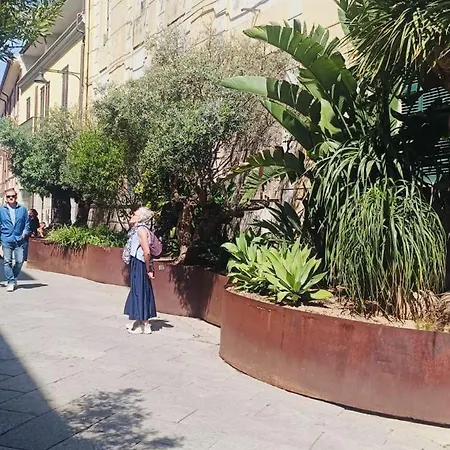Sorella Luna Boutique, Centro Di Ольбія