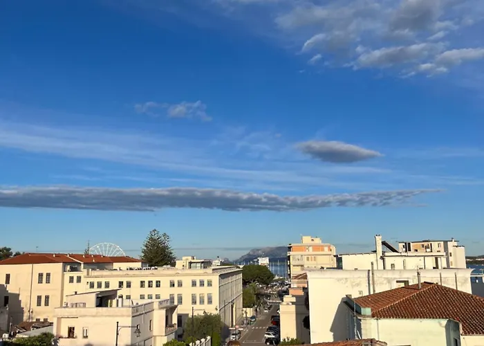 Sorella Luna Boutique, Centro Di 3*