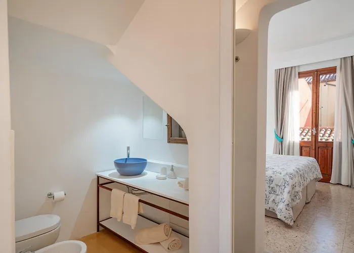 Sorella Luna Boutique, Centro Di 3*