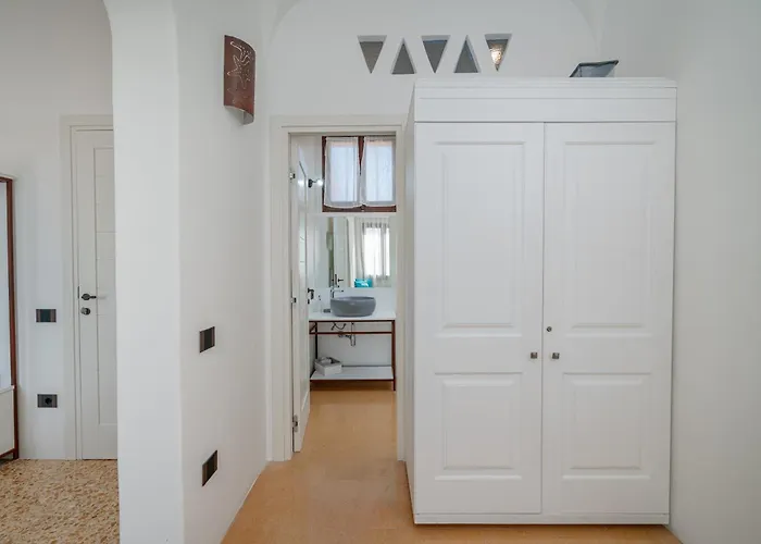 Sorella Luna Boutique, Centro Di Gasthuis