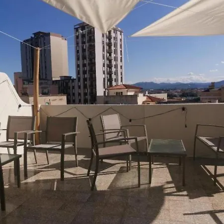 Sorella Luna Boutique, Centro Di