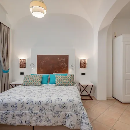 Sorella Luna Boutique, Centro Di Gæstehus Olbia