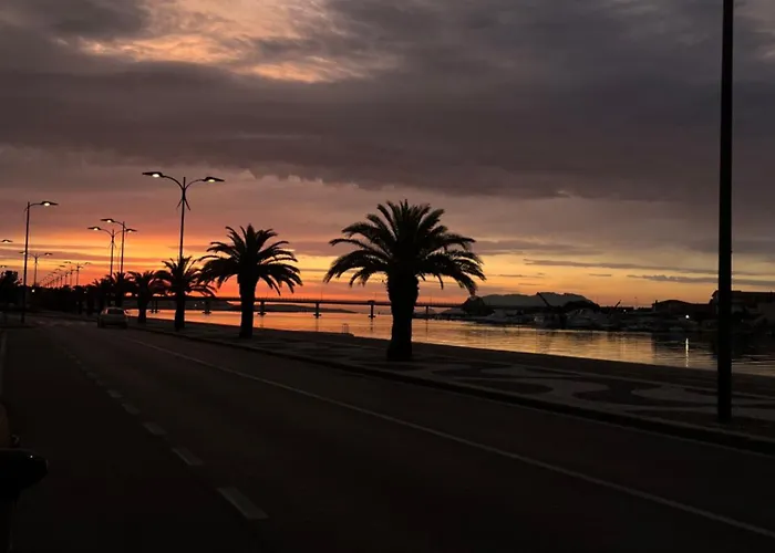 Sorella Luna Boutique, Centro Di ゲストハウス