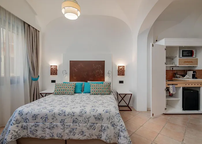 Sorella Luna Boutique, Centro Di 게스트하우스 3*